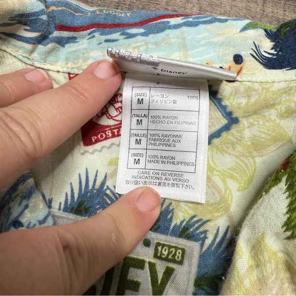 Walt Disney World Goofy Mickey Minnie Hawaiian Shirt - Picture 4 of 9